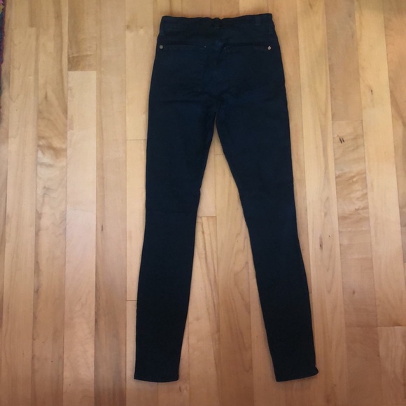 Black Skinny - Picture 2 of 4